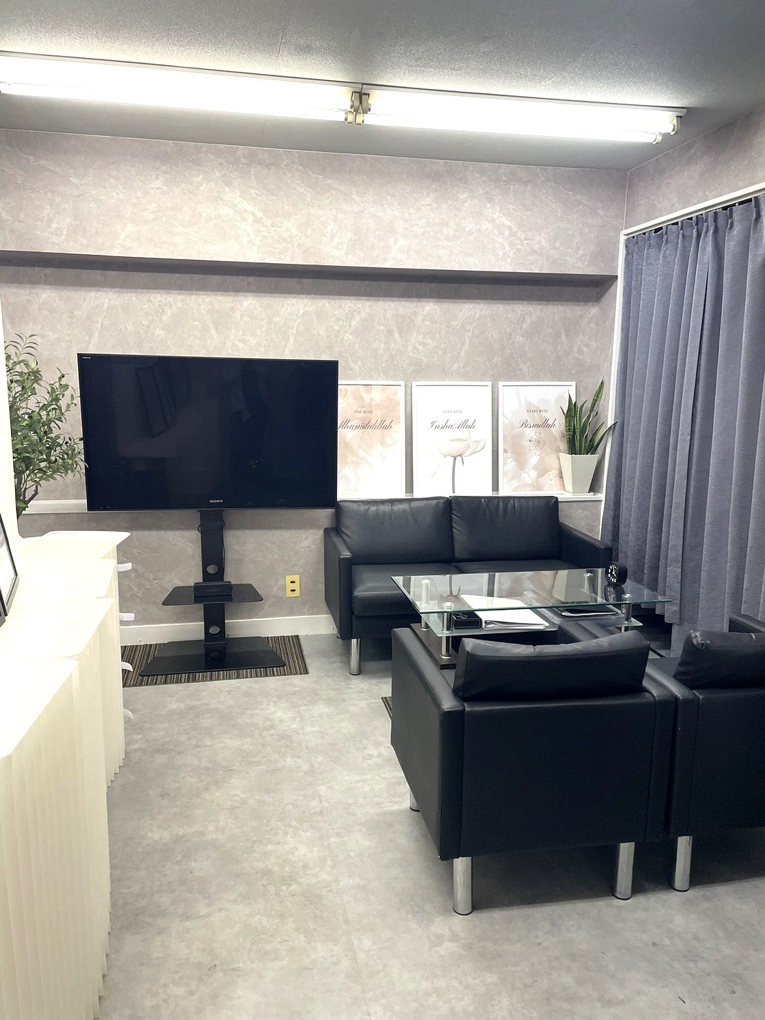 SHINE山口 防府店の店内